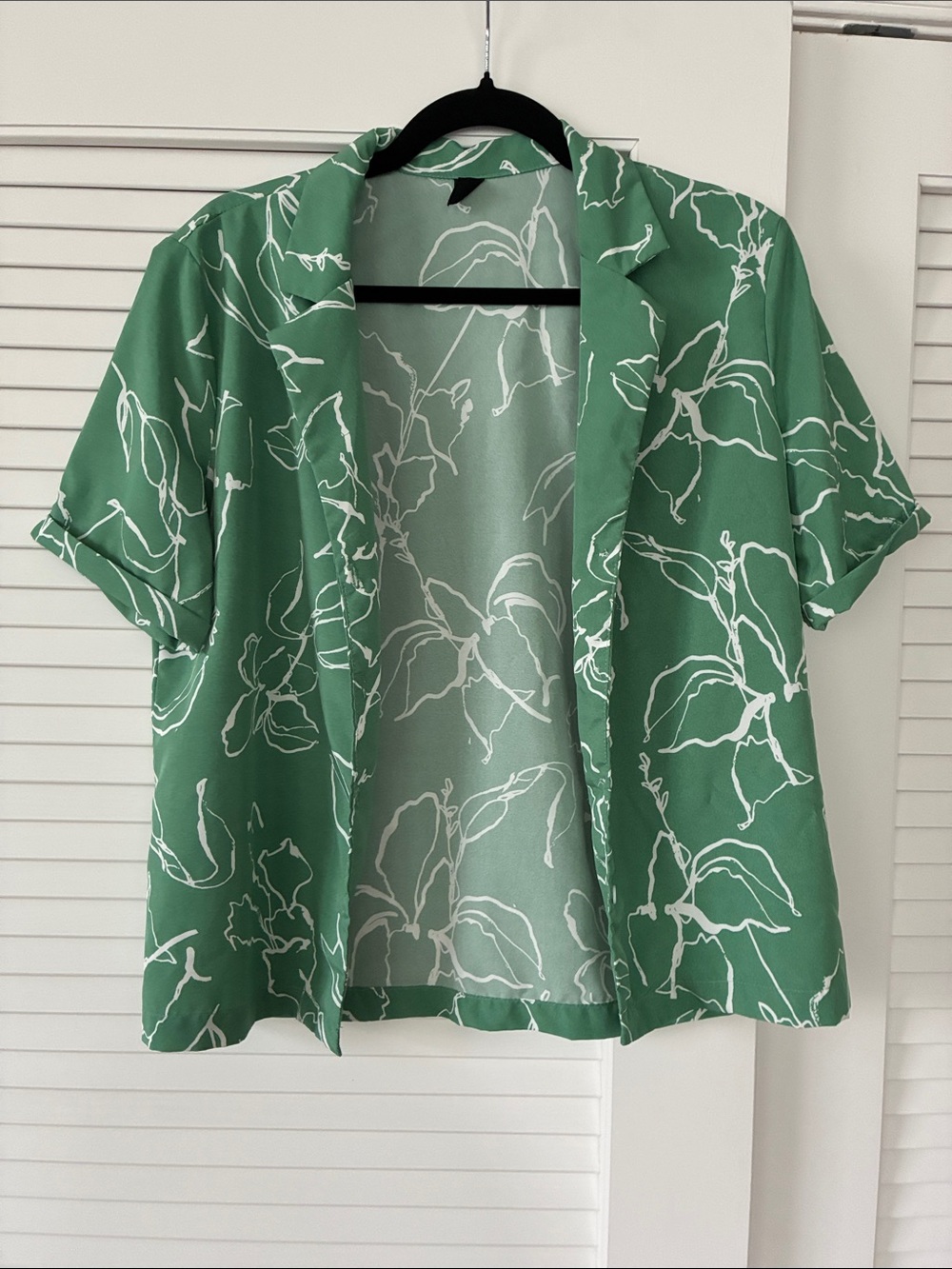 Green Floral Short-Sleeve Open Front Top